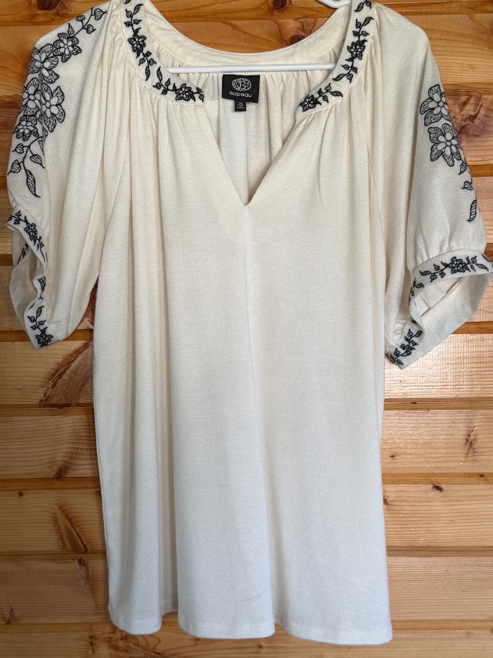 Bobeau Cream Embroidered V-Neck Cream Knit Peasant Top